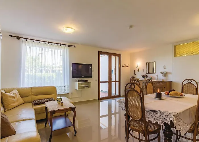 Prázdninový dům In With Wifi Pula