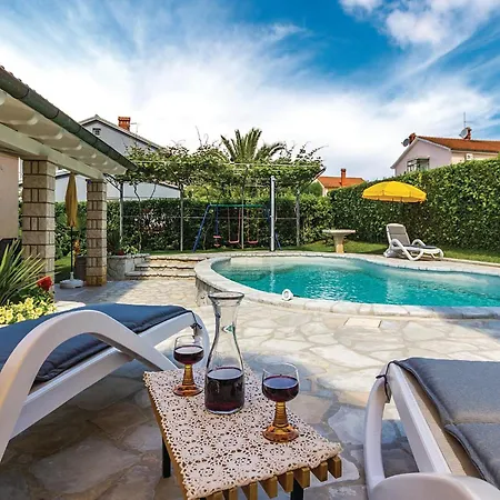 Vikendica In With Wifi Pula